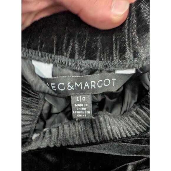 NWT Meg & Margot Black Velvet Pull on Straight Leg Pants Women’s Size Large - Picture 2 of 7